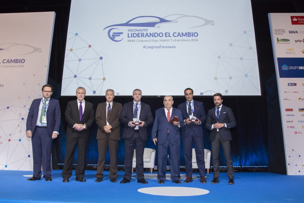 Foto de familia de los premiados, con Sergio Torregrosa (primero por la izquierda).